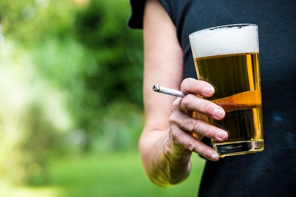 Nikotin und Alkohol als Nährstoffräuber Nikotin und Alkohol als Nährstoffräuber