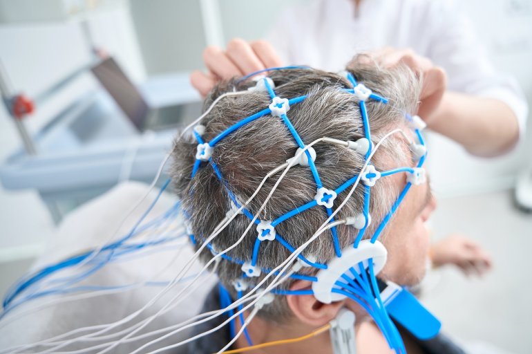 EEG zur Untersuchungen von Gehirn und Nerven