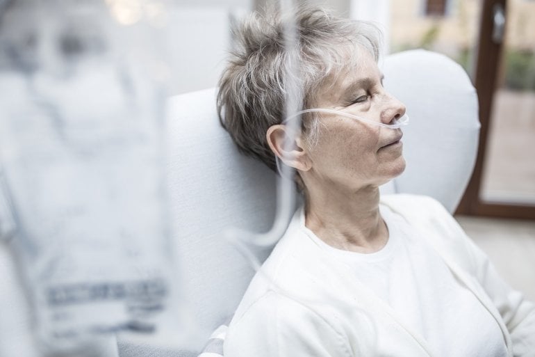 Frau mit Lungenembolie im Krankenhaus