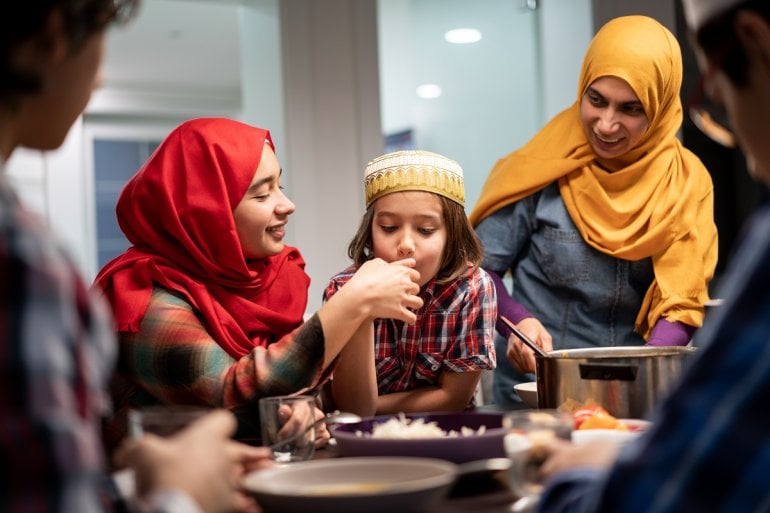 Muslimische Familie im Ramadan