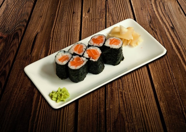 Sushi mit Wasabi