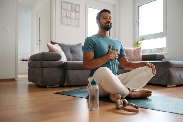 Beckenbodengymnastik im Sitzen: Übung 3 Beckenbodengymnastik im Sitzen: Übung 3