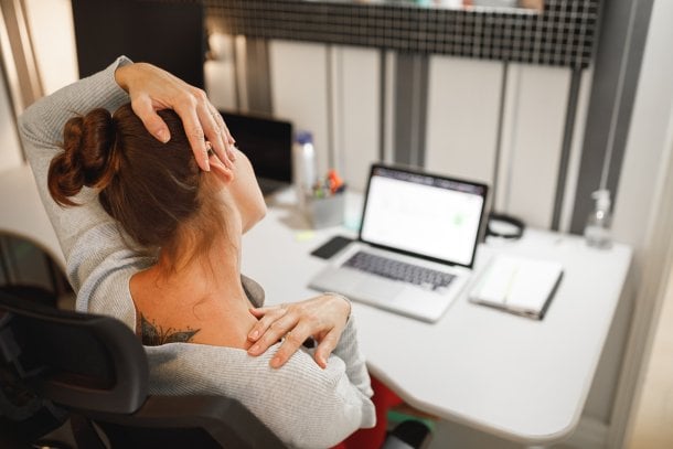 Tinnitus: Übungen für die Halswirbelsäule Tinnitus: Übungen für die Halswirbelsäule