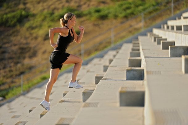Sommerfit mit Treppen-Jumps Sommerfit mit Treppen-Jumps