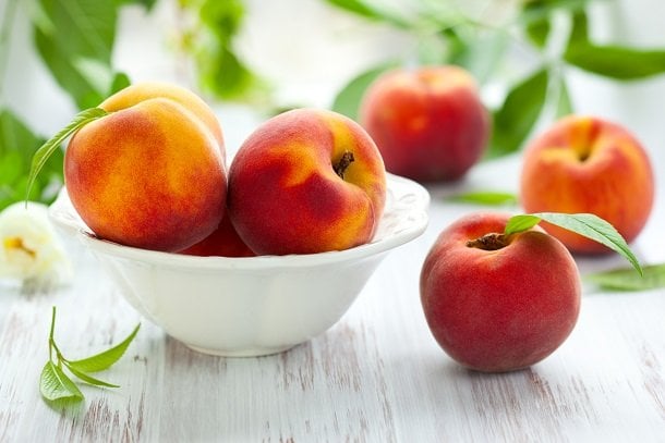 Pfirsiche als Obst im Sommer Pfirsiche als Obst im Sommer