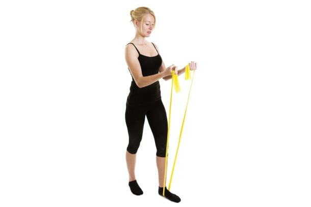 Theraband-Curls als Bizeps-Übung Theraband-Curls als Bizeps-Übung