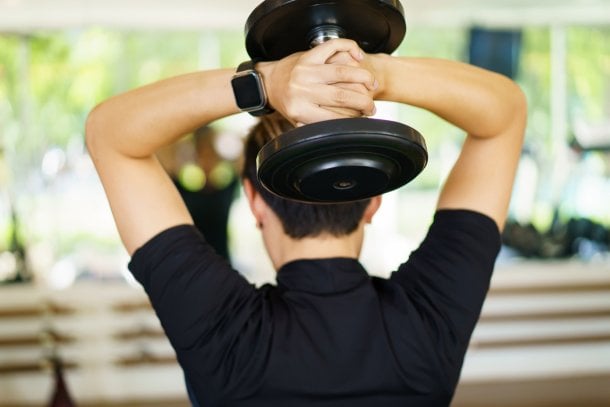 Trizeps trainieren mit dieser Armübung Trizeps trainieren mit dieser Armübung