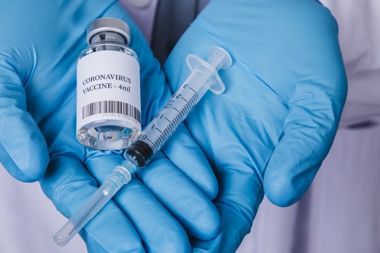 Novavax: Corona-Impfstoff mit Spritze
